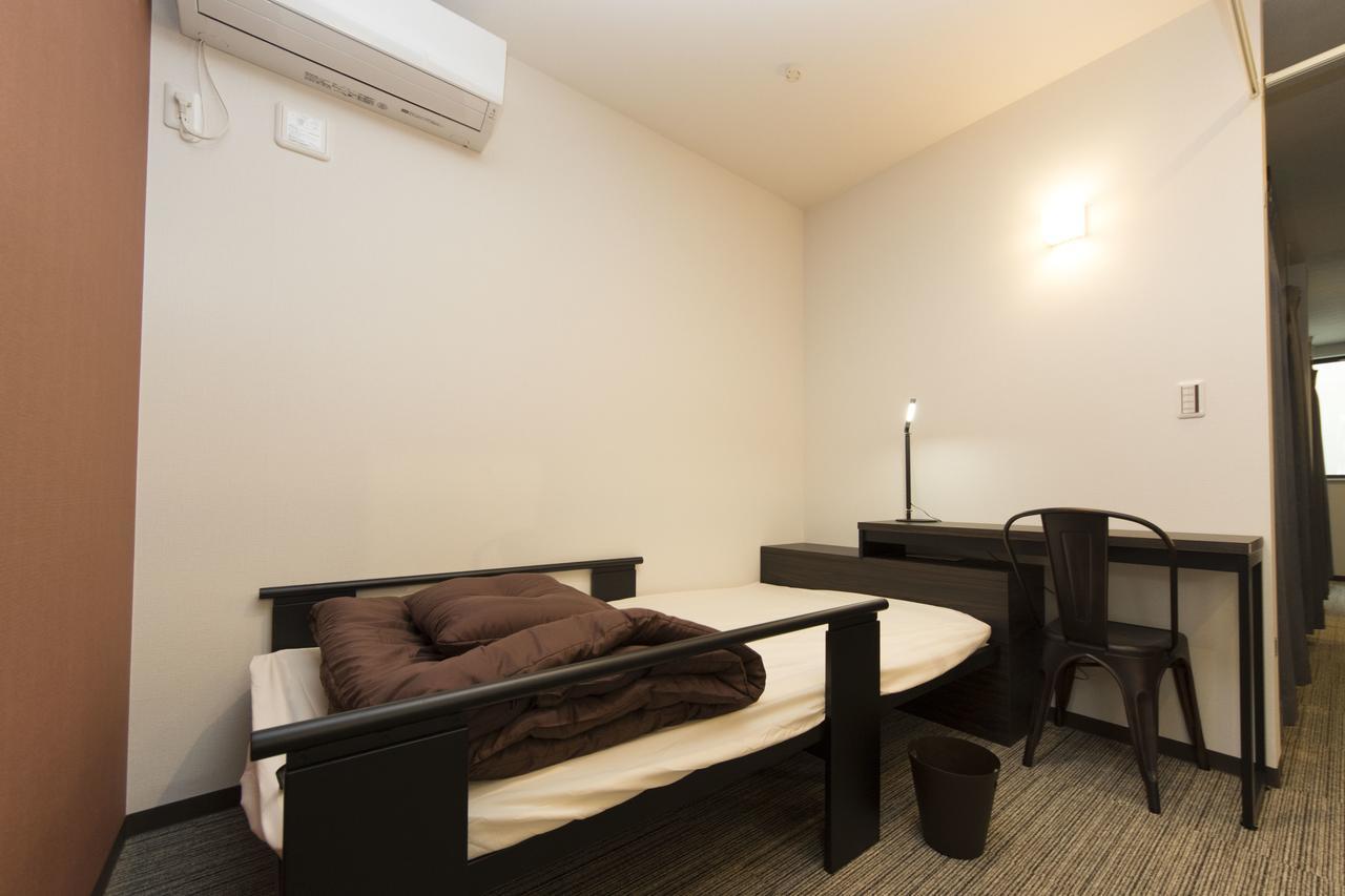 Single Room Female Only,533963406:JPEG